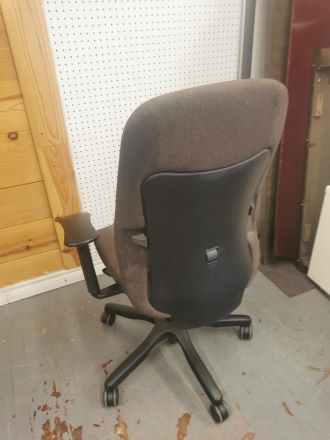 TEKNION AMICUS HIGH BACK TASK CHAIRS